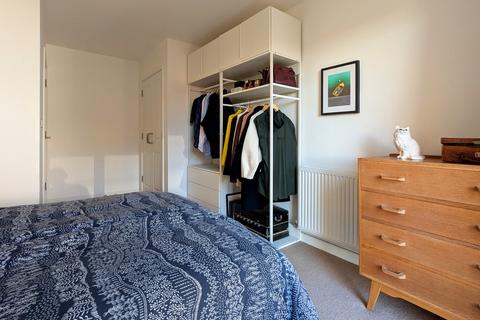 1 bedroom apartment for sale, at Oleander House, Glengall Road, London SE15