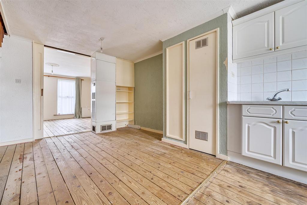 Kitchen / dining room