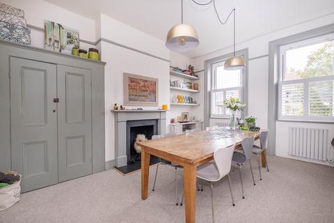 3 bedroom flat for sale, St. Ann's Park Road, London, SW18