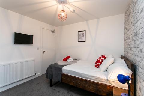 1 bedroom in a house share to rent, Hollis Road, Coventry