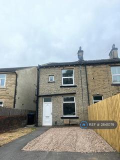 2 bedroom end of terrace house to rent, Garden Field, Bradford, BD12