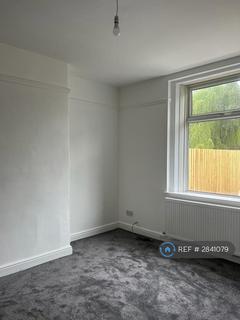2 bedroom end of terrace house to rent, Garden Field, Bradford, BD12