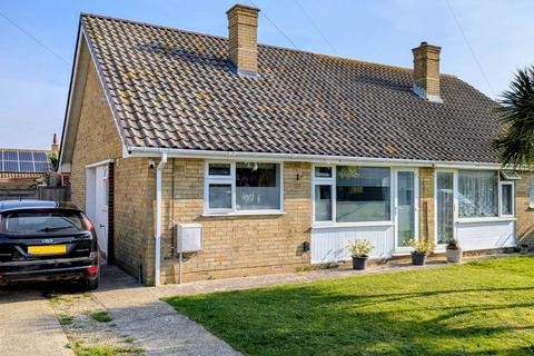 2 bedroom semi-detached house to rent, Elm Close, Bracklesham
