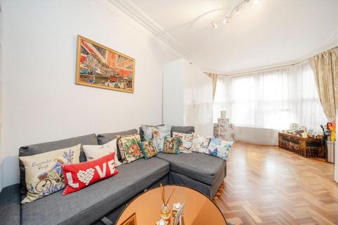 2 bedroom flat to rent, Canfield Gardens, London NW6