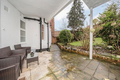 2 bedroom flat to rent, Canfield Gardens, London NW6