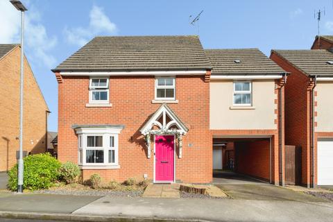 4 bedroom detached house for sale, Sylvan Avenue, Kirkby-in-Ashfield, Nottingham, Nottinghamshire, NG17
