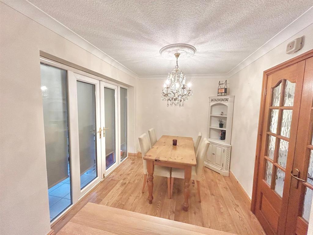 Dining Room.jpg
