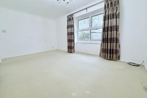 2 bedroom apartment to rent, Sheldon Court, Shenfield