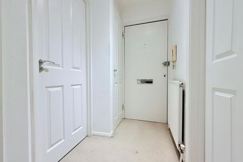 2 bedroom apartment to rent, Sheldon Court, Shenfield