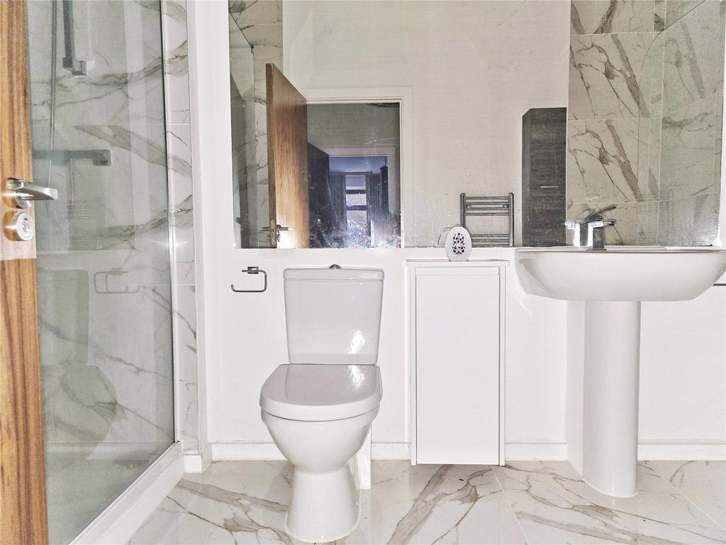 Master En-Suite