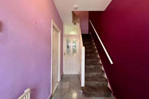 3 bedroom terraced house to rent, Leader Avenue, London, E12 6JP