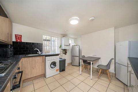 House to rent, New Cross Road, London SE14