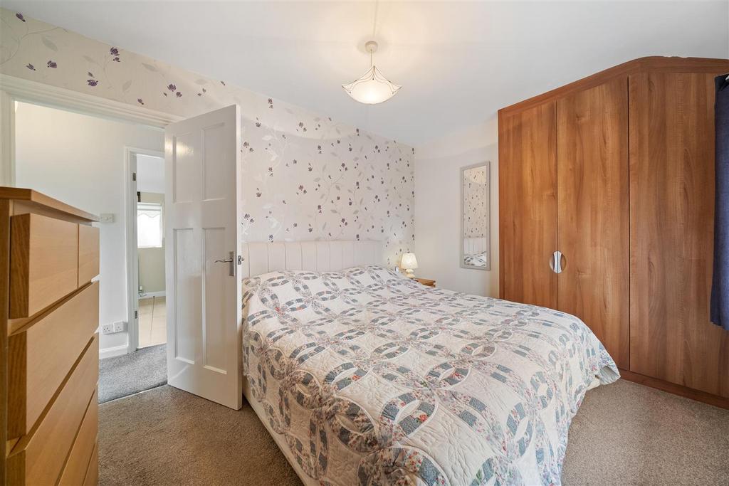 Bedroom 1.jpg