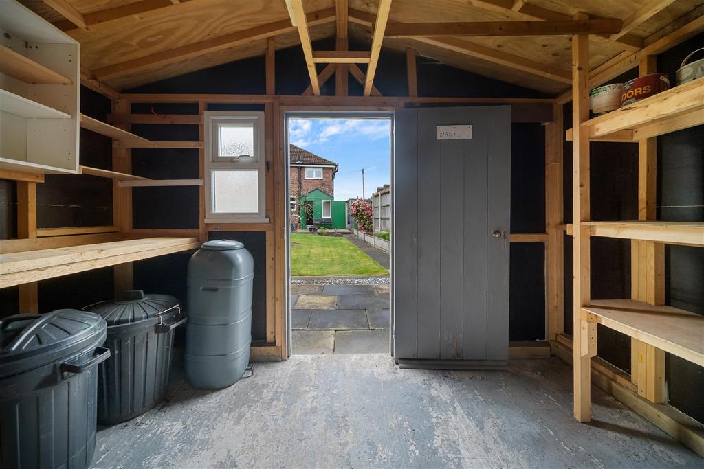 Shed.jpg