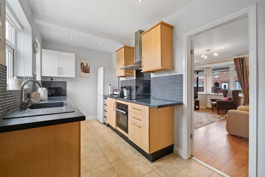 Kitchen2.jpg