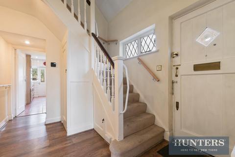 4 bedroom detached house for sale, Camborne Way, Hounslow