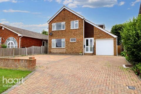 4 bedroom detached house for sale, Seathorpe Avenue, Sheerness