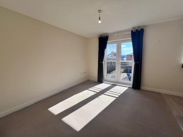 3 8 Hickling Close lounge.jpg