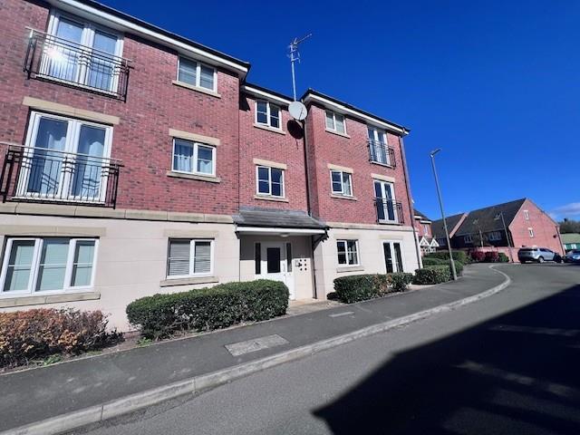 3 8 Hickling Close front.jpg