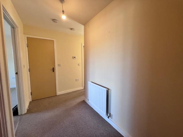3 8 Hickling Close hallway 1.jpg