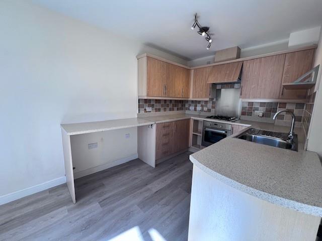 3 8 Hickling Close kitchen 1.jpg