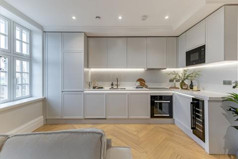 undefined, Kings Meadow Drive, Whyteleafe, CR3