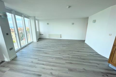 3 bedroom apartment to rent, Marina, Bexhill On Sea, TN40
