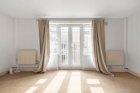 3 bedroom maisonette to rent, Trott Street, London, SW11