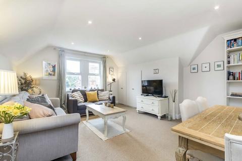 2 bedroom flat to rent, Thornton Avenue, London SW2