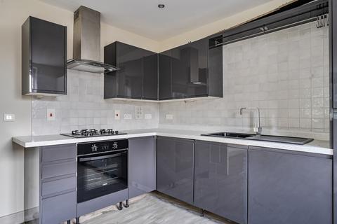 2 bedroom flat for sale, Malmesbury Gardens, Winchester, Hampshire, SO22