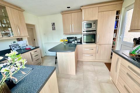 3 bedroom semi-detached house for sale, Heath Road, Grays