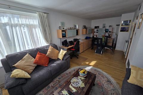 undefined, Croydon CR2