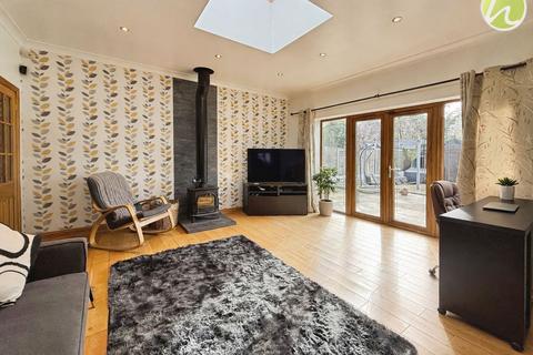 3 bedroom chalet for sale, Lampits Lane, Corringham, SS17