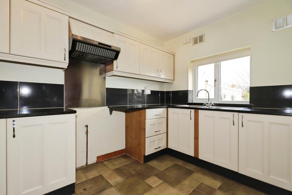 Kitchen/ Dining Room