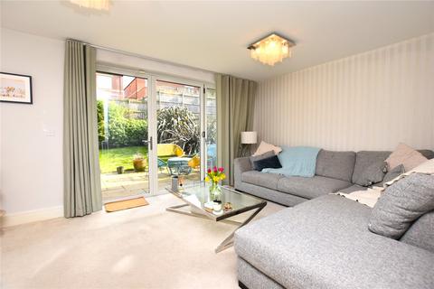 3 bedroom detached house for sale, Valley View Drive, Apperley Bridge, Bradford, West Yorkshire