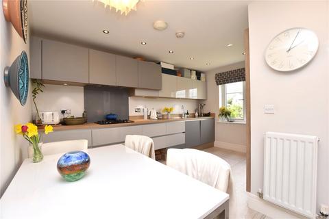 3 bedroom detached house for sale, Valley View Drive, Apperley Bridge, Bradford, West Yorkshire