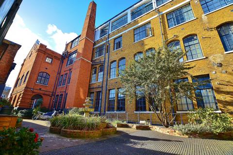 1 bedroom apartment for sale, Dalston Lane, London, E8
