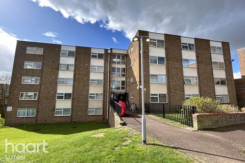 1 bedroom flat to rent, Handcross Road, Luton