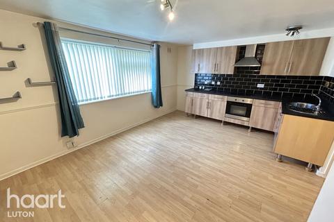 1 bedroom flat to rent, Handcross Road, Luton