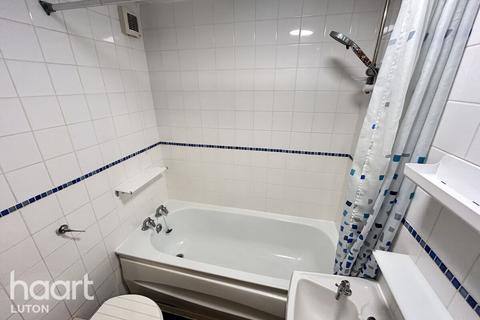 1 bedroom flat to rent, Handcross Road, Luton