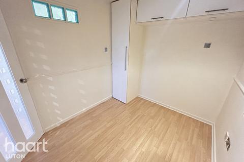 1 bedroom flat to rent, Handcross Road, Luton