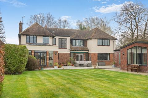 undefined, New Road, Weston Turville