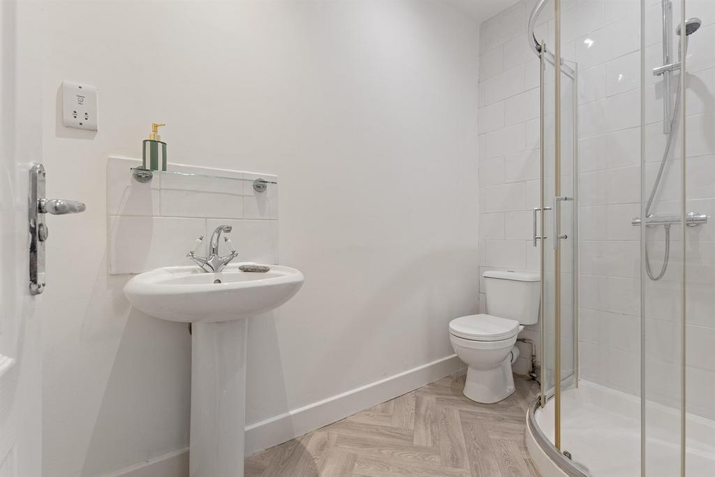 Flat 2, 902-906 Ecclesal Road 10 297.jpg