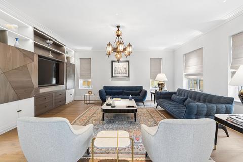 5 bedroom detached house for sale, Gregories Road, Beaconsfield, HP9
