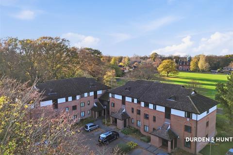 Bradwell Green, Hutton, CM13