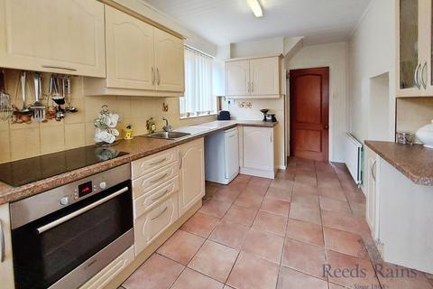 3 bedroom semi-detached house for sale, Davehall Avenue, Cheshire SK9