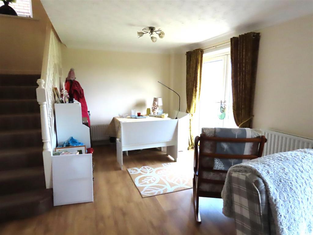 Lounge /dining room