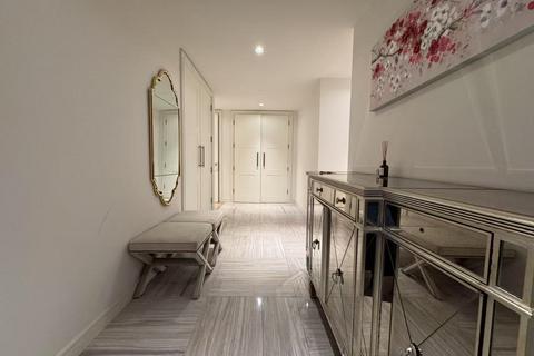 2 bedroom flat to rent, Lincoln Square, 18 Portugal Street, WC2A