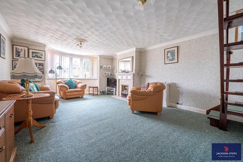 2 bedroom bungalow for sale, Duston Road, Northampton, Northamptonshire, NN5