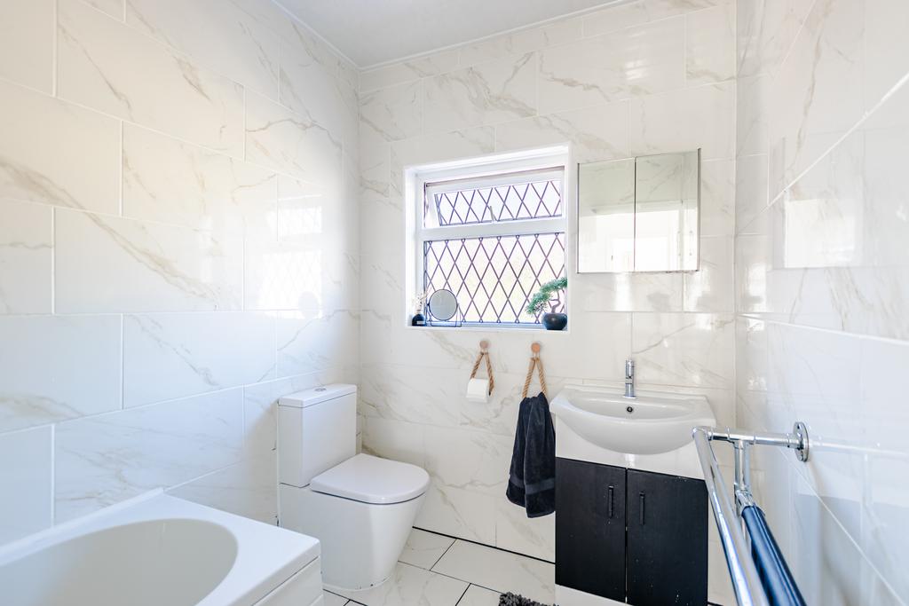 Bathroom1